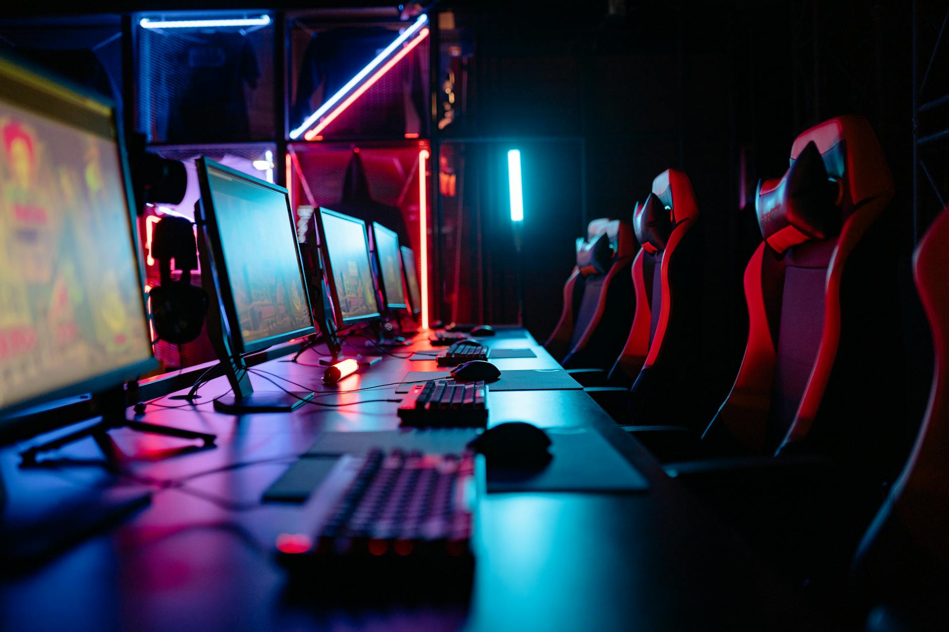 Minh họa thao tác chọn phòng game trước khi tham gia